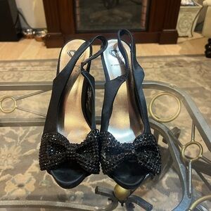 Steve Madden black satin platform heels